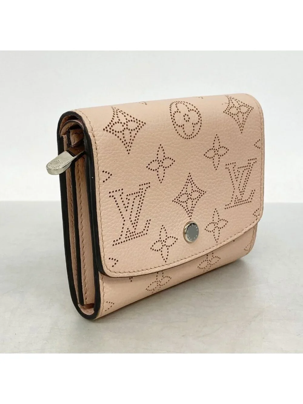 Louis Vuitton Wallet Mahina Portefeuille Iris Magnolia